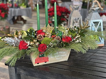 Designer\'s Choice Christmas Centerpiece